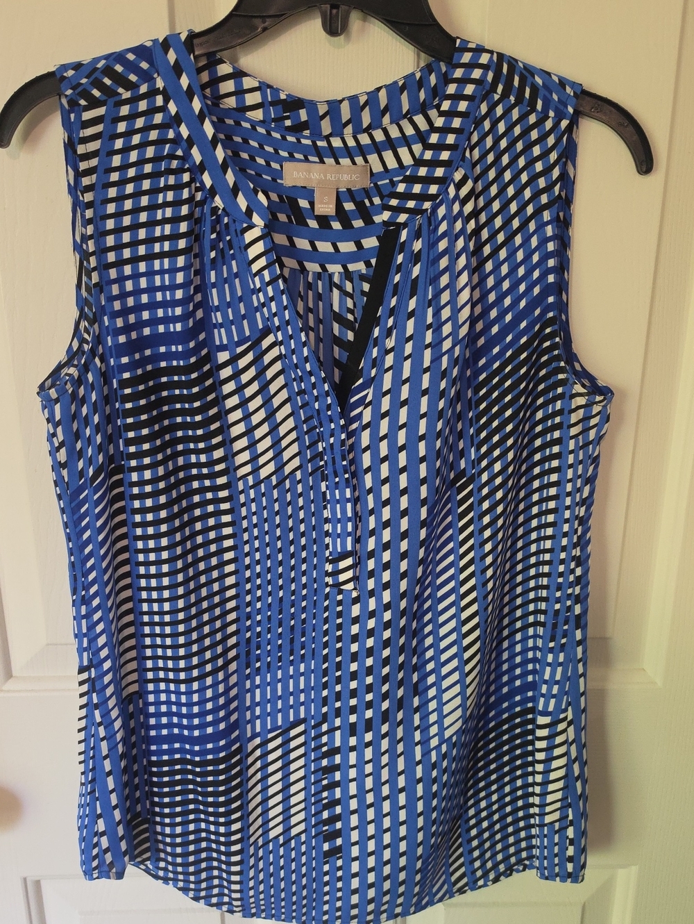 Banana Republic Blue Black and White Geometric Sleeveless Top